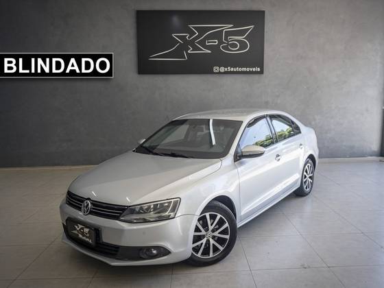 VOLKSWAGEN JETTA 2.0 COMFORTLINE FLEX 4P TIPTRONIC